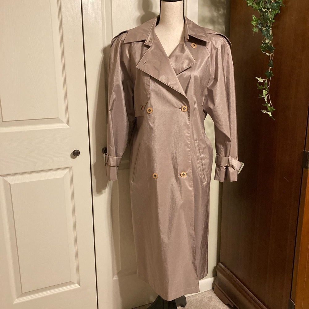 Vintage British Mist trench rain coat. Size 12 petite